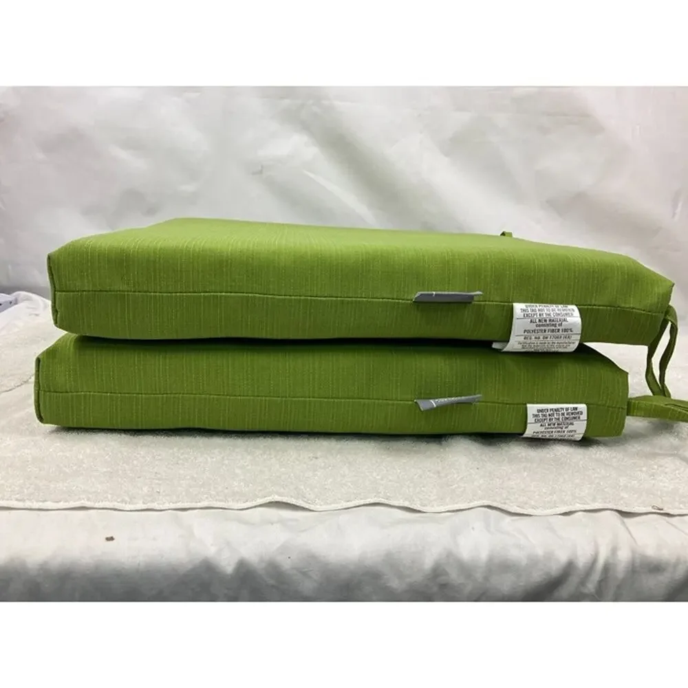 Pillow Perfect 4-Piece Outdoor Cushion & Lumbar Pillow Set - Green - Patio Decor